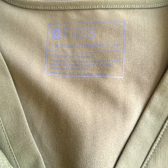 FIGS Scrub Set - Picture 3 of 4